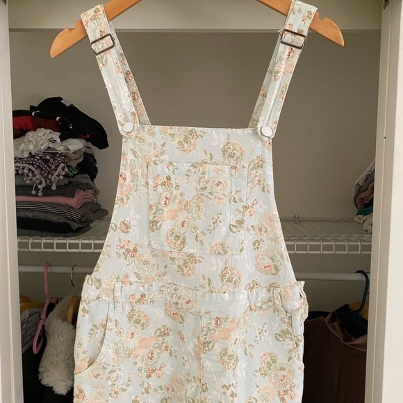 Nameless Pants - Nameless Mint Green Floral Overall Shorts Size S